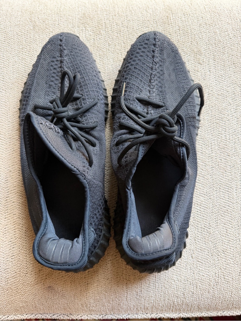 Men's Black Yeezy Sneakers 12.5 - Picture 2 of 6